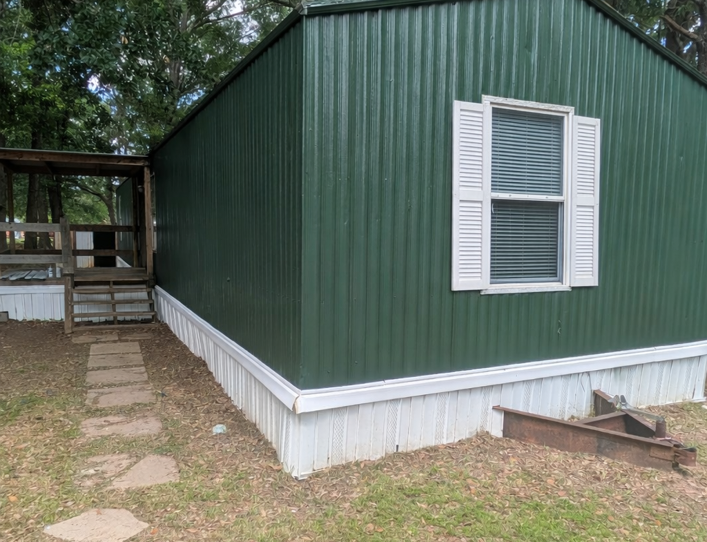 manufactured homes, mobile homes, well-maintained housing communities, affordable homeownership options, mobile home communit