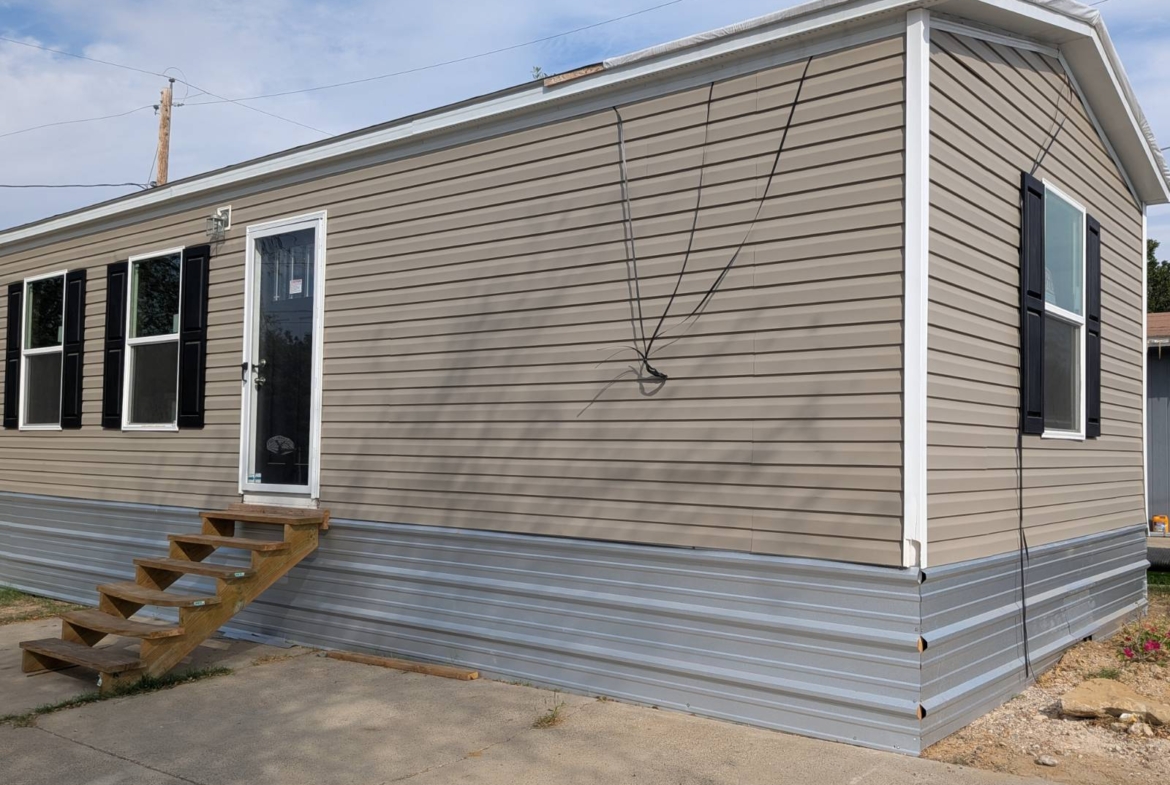 community lifestyle, housing that fits your lifestyle, neighborhood living with value, Hometown Communities, mobile homes