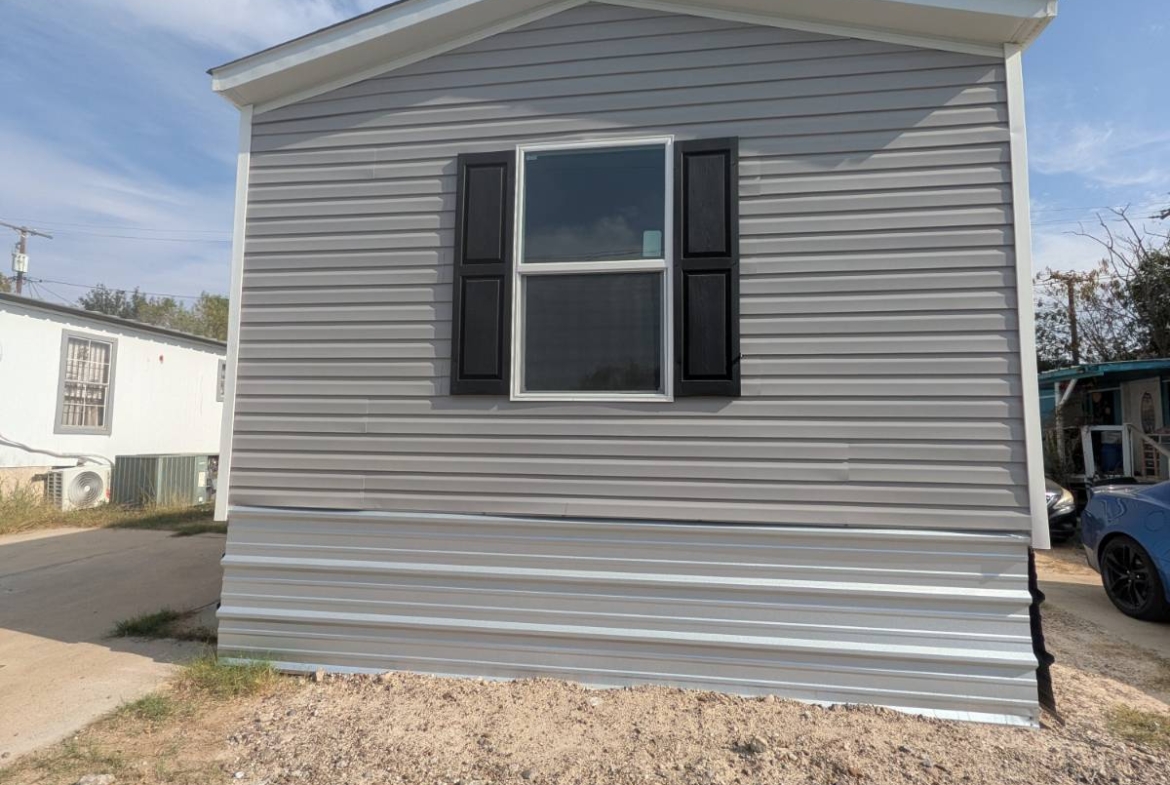 comfortable and connected living, mobile home communities, comfortable living, affordable housing, resident-first community e