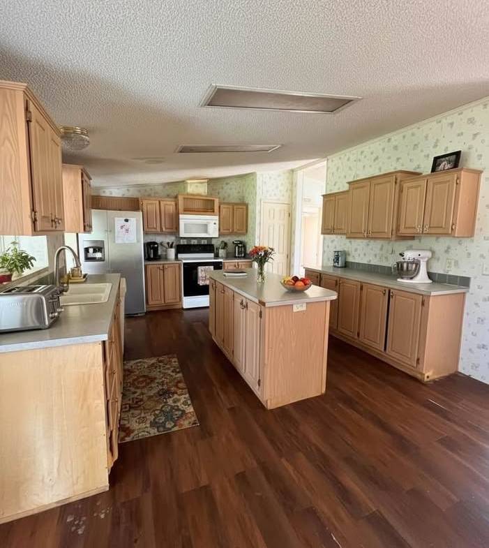 welcoming places to call home, manufactured home communities, residential communities, comfortable living, housing that fits 