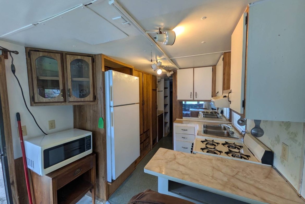 mobile home communities, affordable housing, housing solutions, resident-first community experience, comfortable and connecte