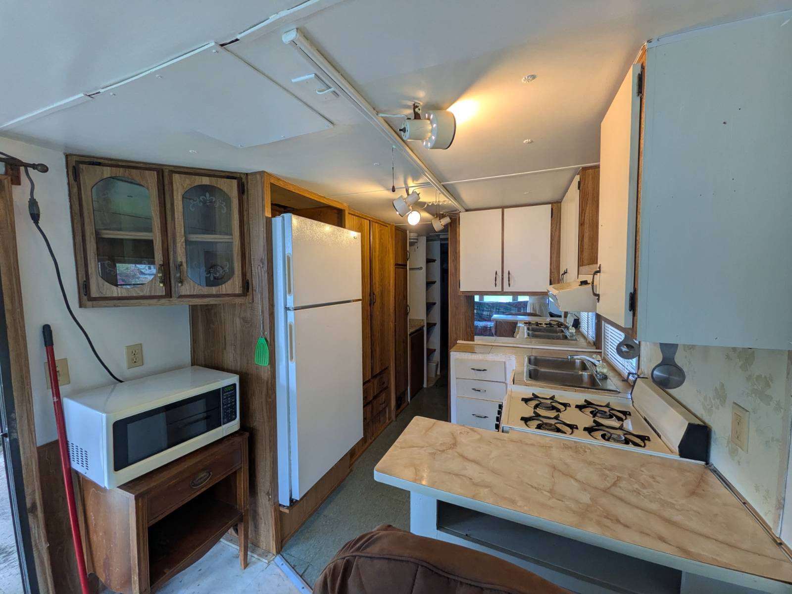 mobile home communities, affordable housing, housing solutions, resident-first community experience, comfortable and connecte