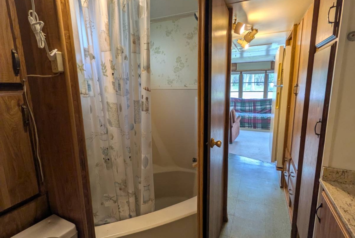 mobile home communities, affordable homes, well-maintained housing communities, affordable manufactured home communities, man