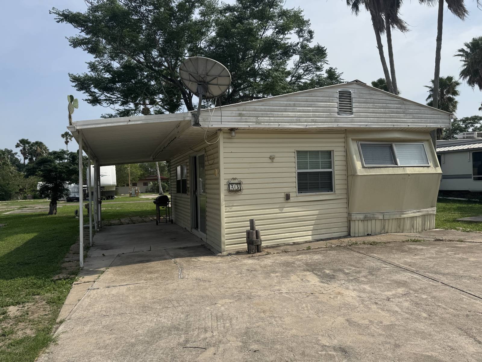11816373-R8FRWvNPbkdz56b6.jpg resident-focused living, comfortable living, affordable homeownership options, manufactured homes, find your place at Hometow