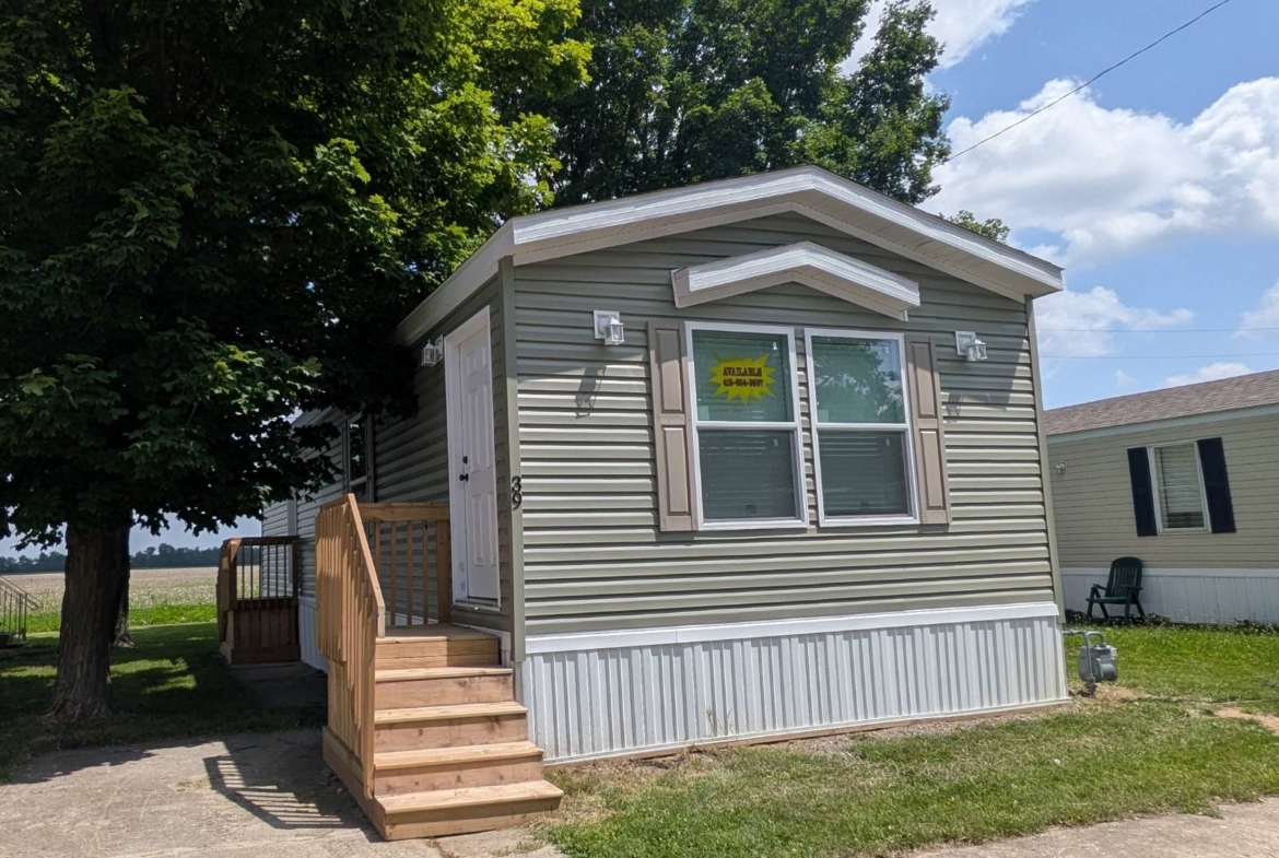 housing that fits your lifestyle, community living, neighborhood amenities, mobile home communities, find your place at Homet