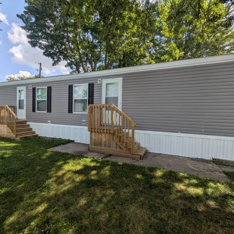 family-friendly neighborhoods, quality mobile home living, find your place at Hometown Communities, mobile home communities,