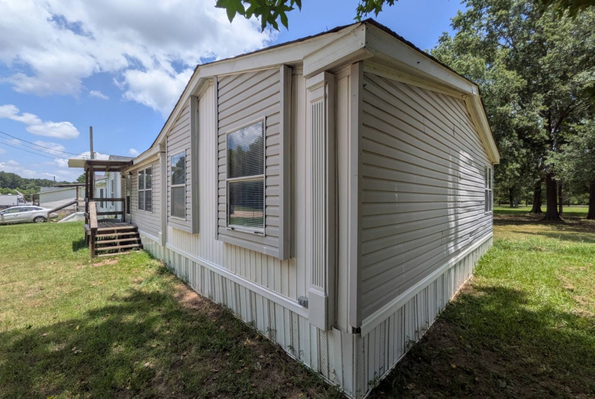 housing solutions, mobile home communities, well-maintained housing communities, modern manufactured home living, family-frie