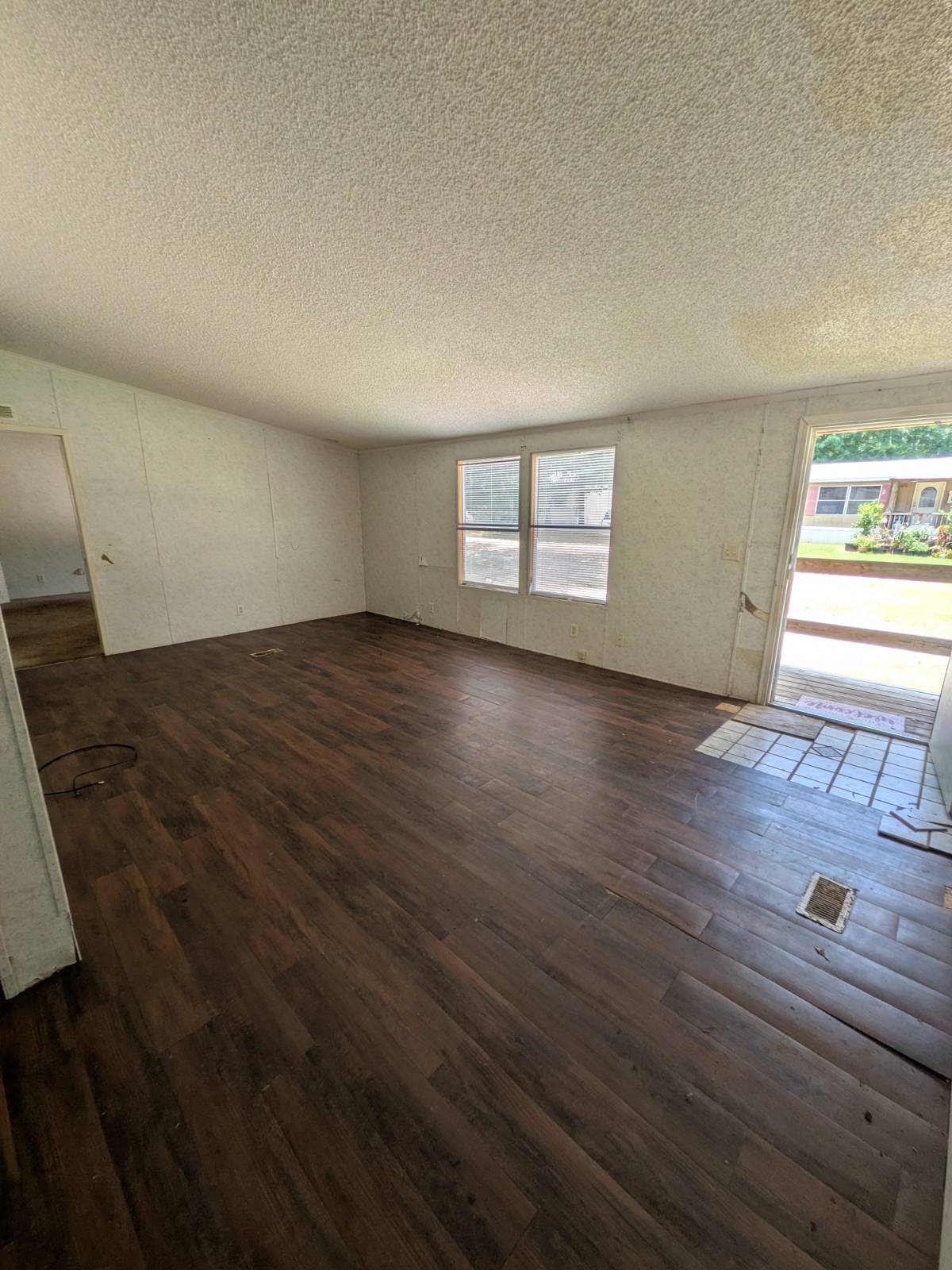 modern manufactured home living, family-friendly neighborhoods, discover affordable community living, manufactured home commu