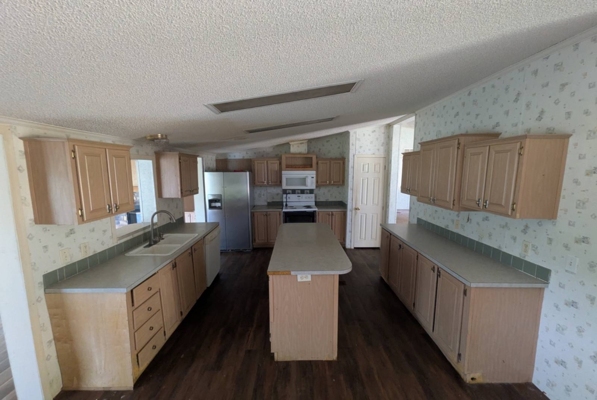 resident-focused living, community management, housing that fits your lifestyle, comfortable living, modern manufactured home