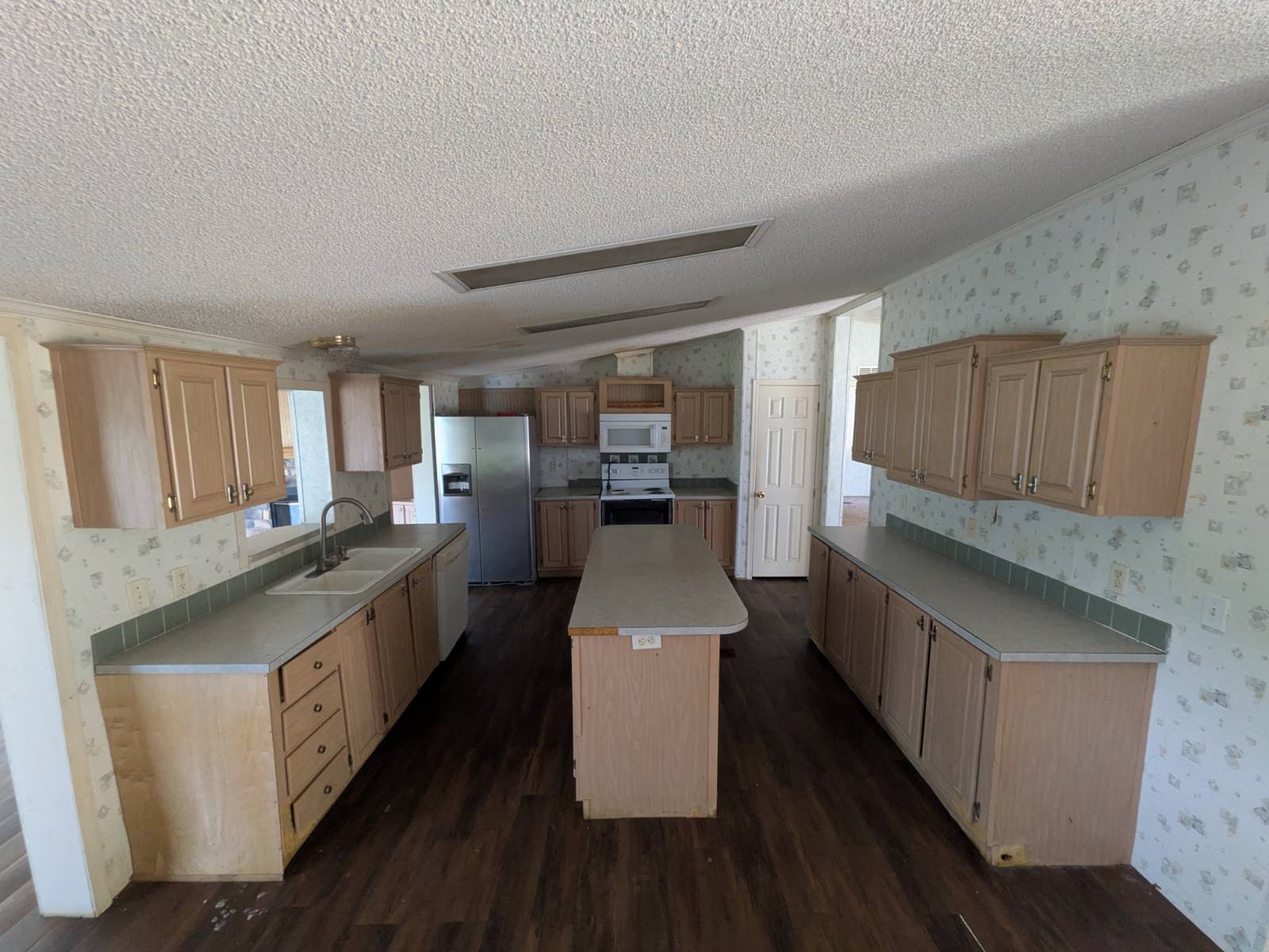 resident-focused living, community management, housing that fits your lifestyle, comfortable living, modern manufactured home