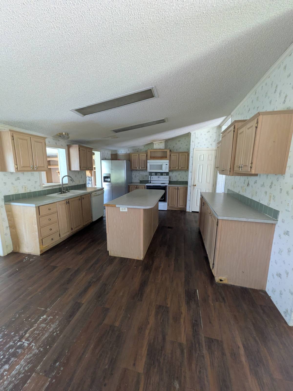 residential communities, community management, affordable housing, professionally managed communities, quality mobile home li