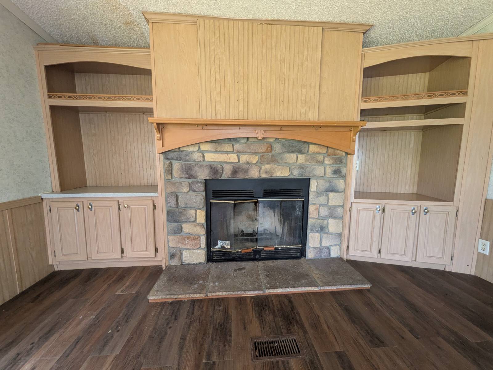 comfortable and connected living, affordable homes, find your place at Hometown Communities, mobile home communities, neighbo