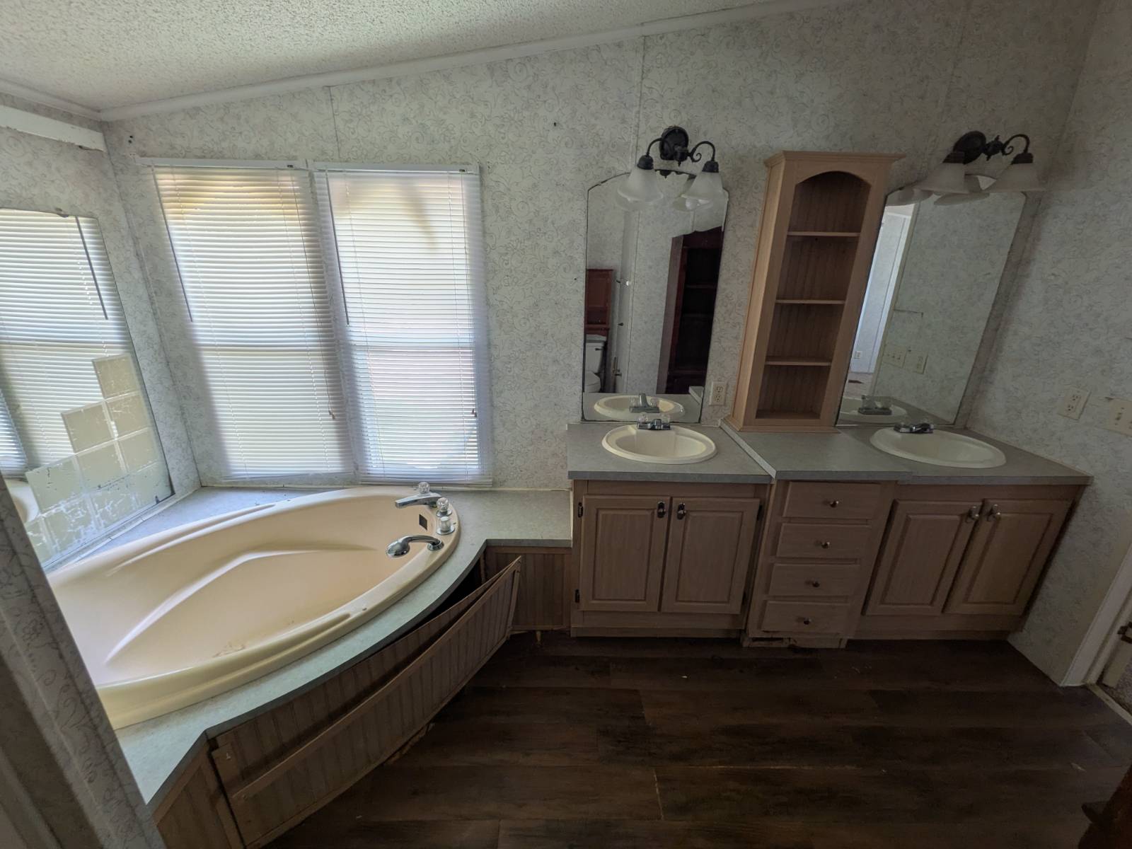 affordable homeownership options, homes built for comfort and value, neighborhood amenities, manufactured homes, local commun