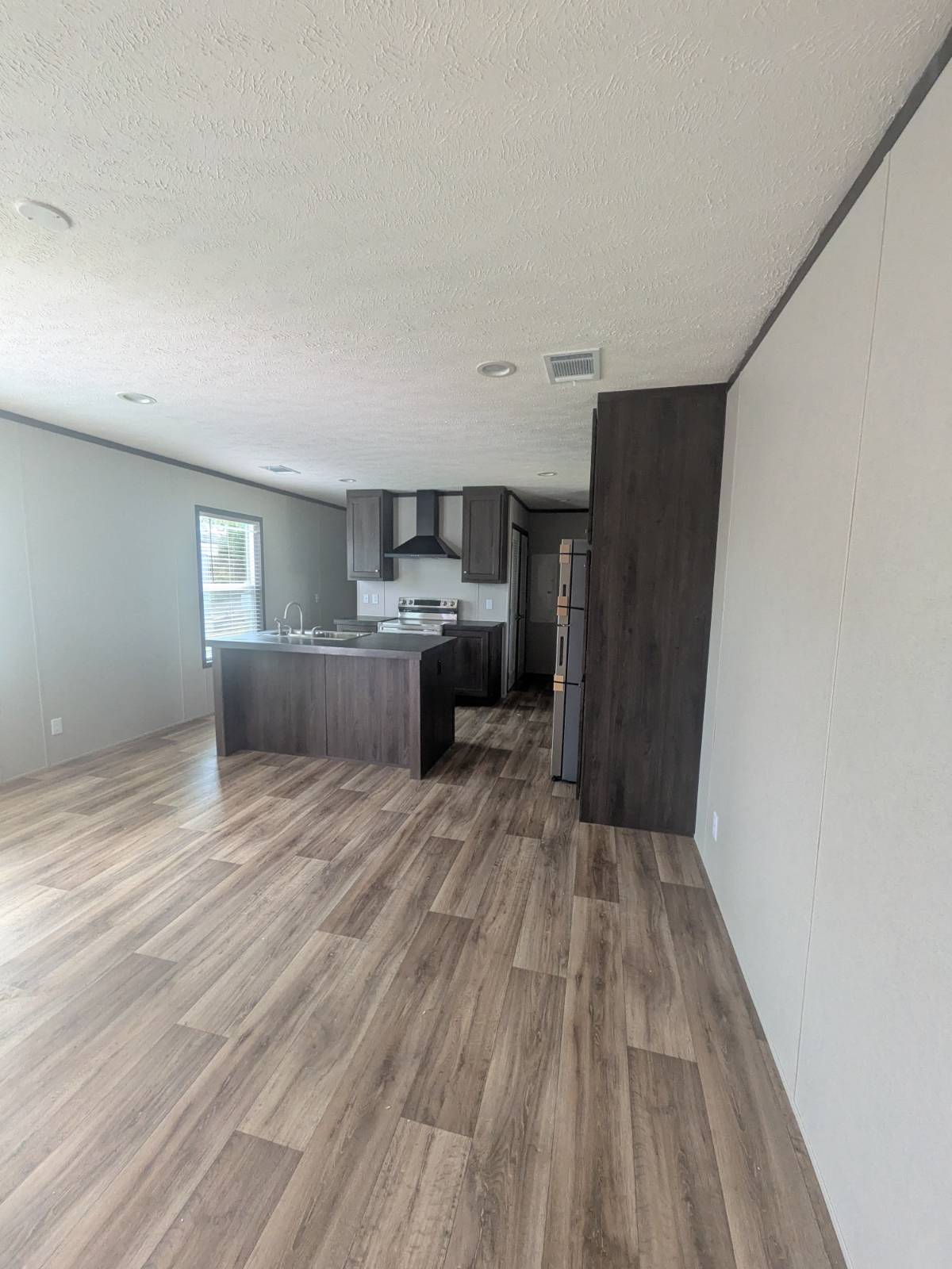 modern manufactured home living, homeownership opportunities, well-maintained housing communities, affordable housing, reside