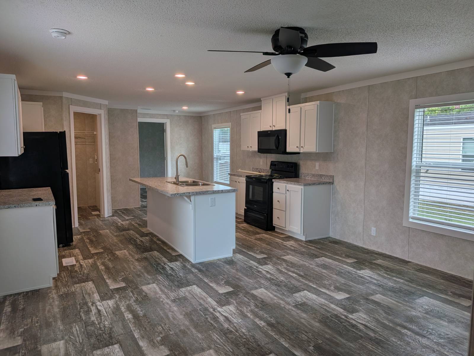 manufactured home communities, community living, affordable homeownership options, family-friendly community neighborhoods, H