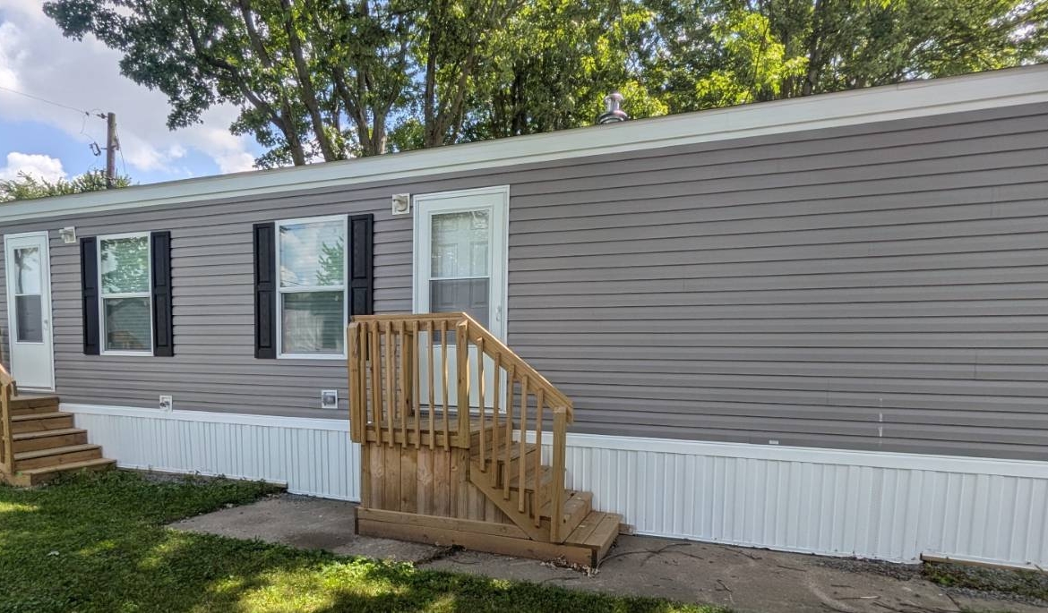 well-maintained housing communities, find your place at Hometown Communities, Hometown Communities, community living, comfort