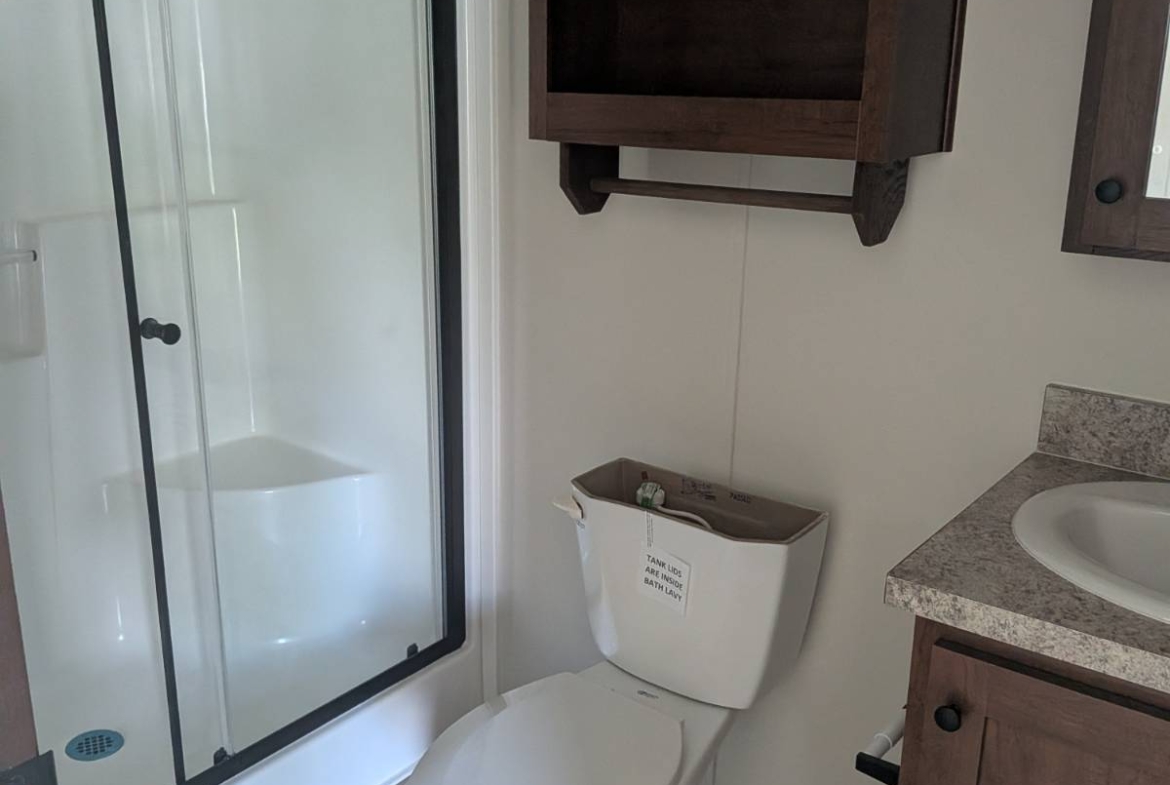 community lifestyle, manufactured homes, well-maintained housing communities, residential communities, community living made 
