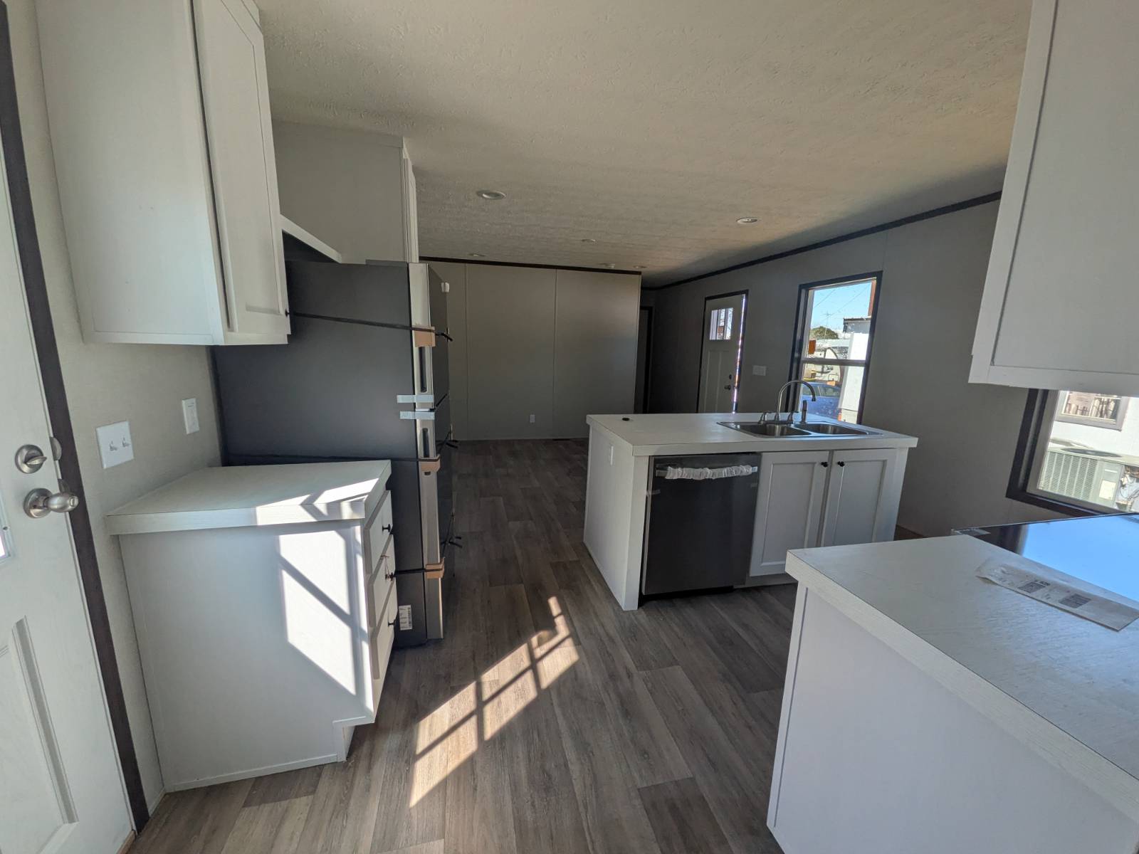 comfortable and connected living, family-friendly community neighborhoods, community lifestyle, residential communities, mobi