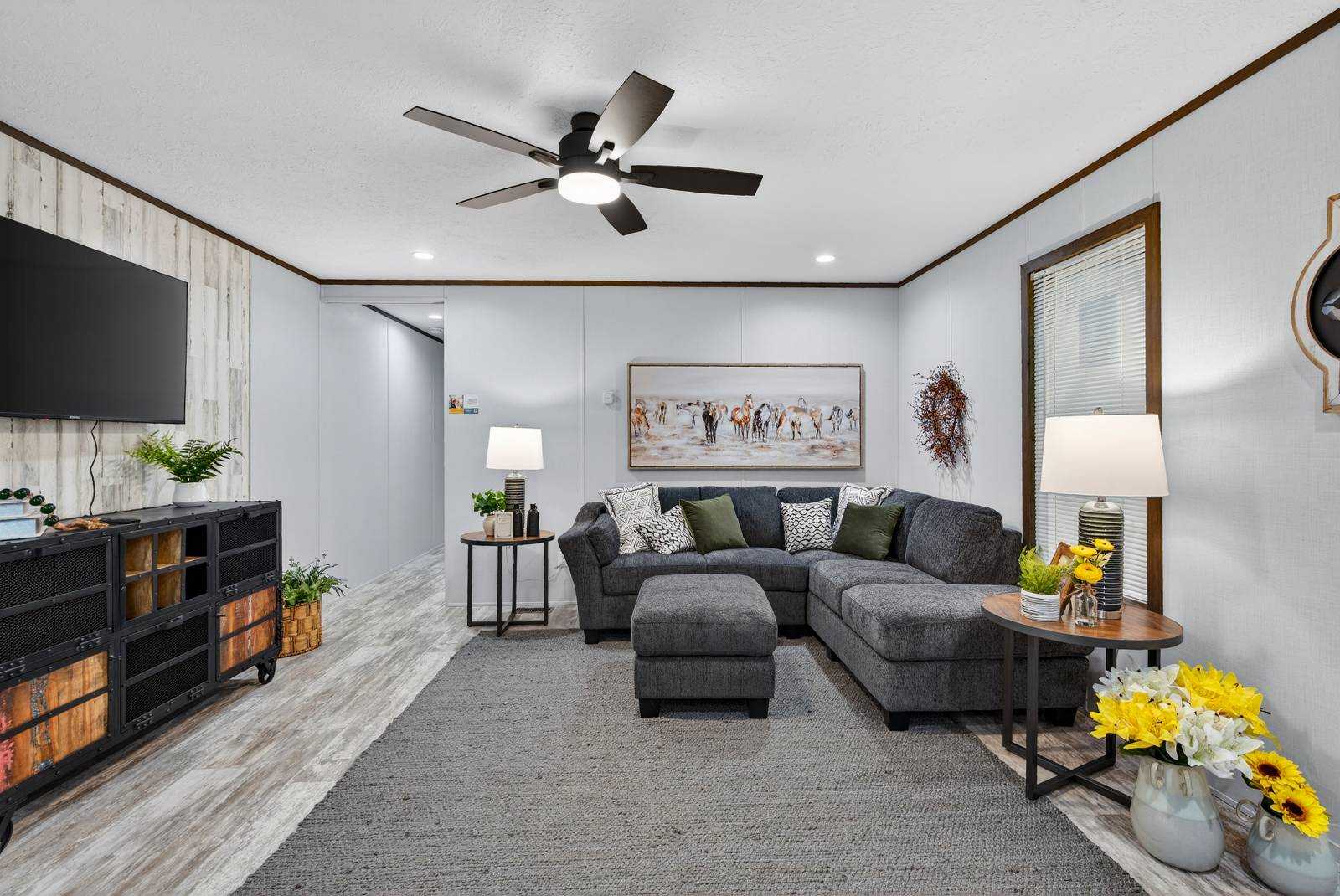 community lifestyle, professionally managed communities, mobile home communities, comfortable and connected living, housing s