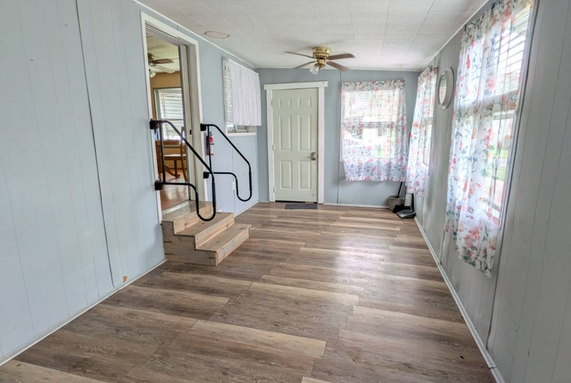 resident-first community experience, mobile home communities, family-friendly community neighborhoods, housing solutions, com