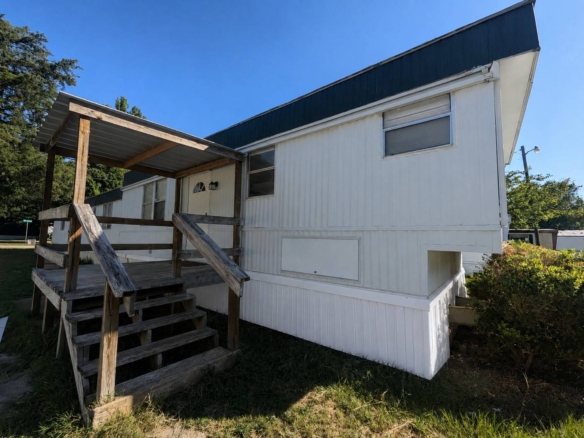 mobile homes, family-friendly neighborhoods, neighborhood living with value, find your place at Hometown Communities, communi