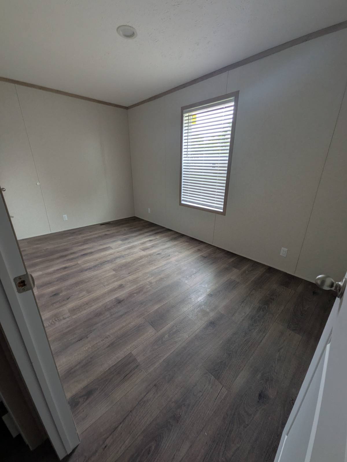 11852285-73pgys84dHClMlYB.jpg safe and welcoming neighborhoods, neighborhood amenities, homeownership opportunities, modern manufactured home living, affor