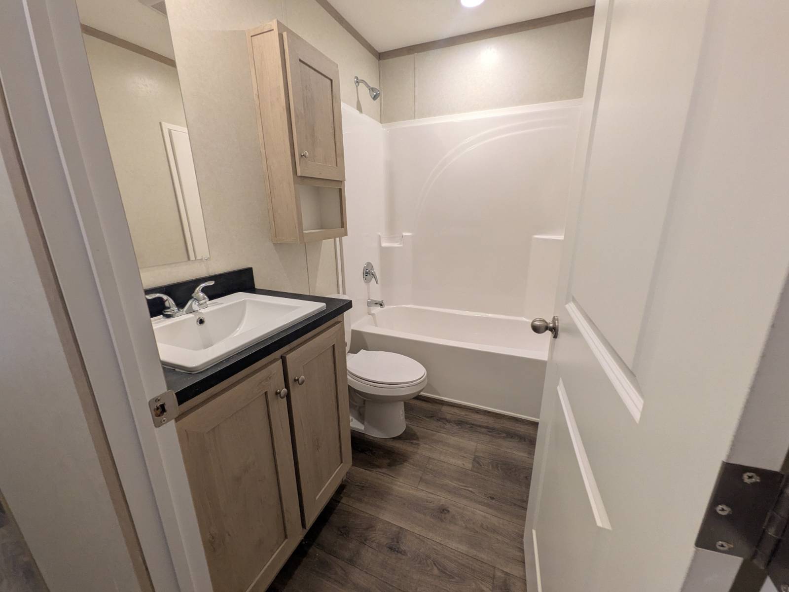 11852285-jYfjLmvBVSlMKhCk.jpg neighborhood amenities, housing that fits your lifestyle, well-maintained housing communities, community living, Hometown Com