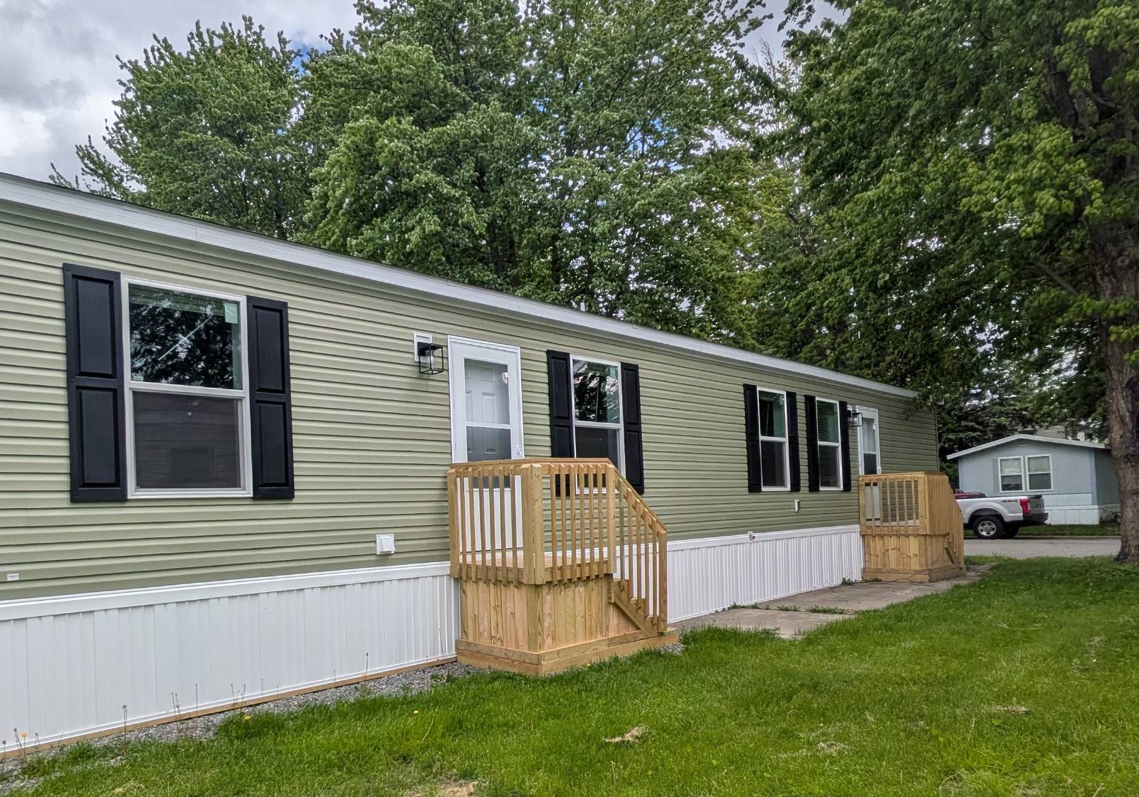 housing that fits your lifestyle, local communities, resident-first community experience, community lifestyle, Hometown Commu
