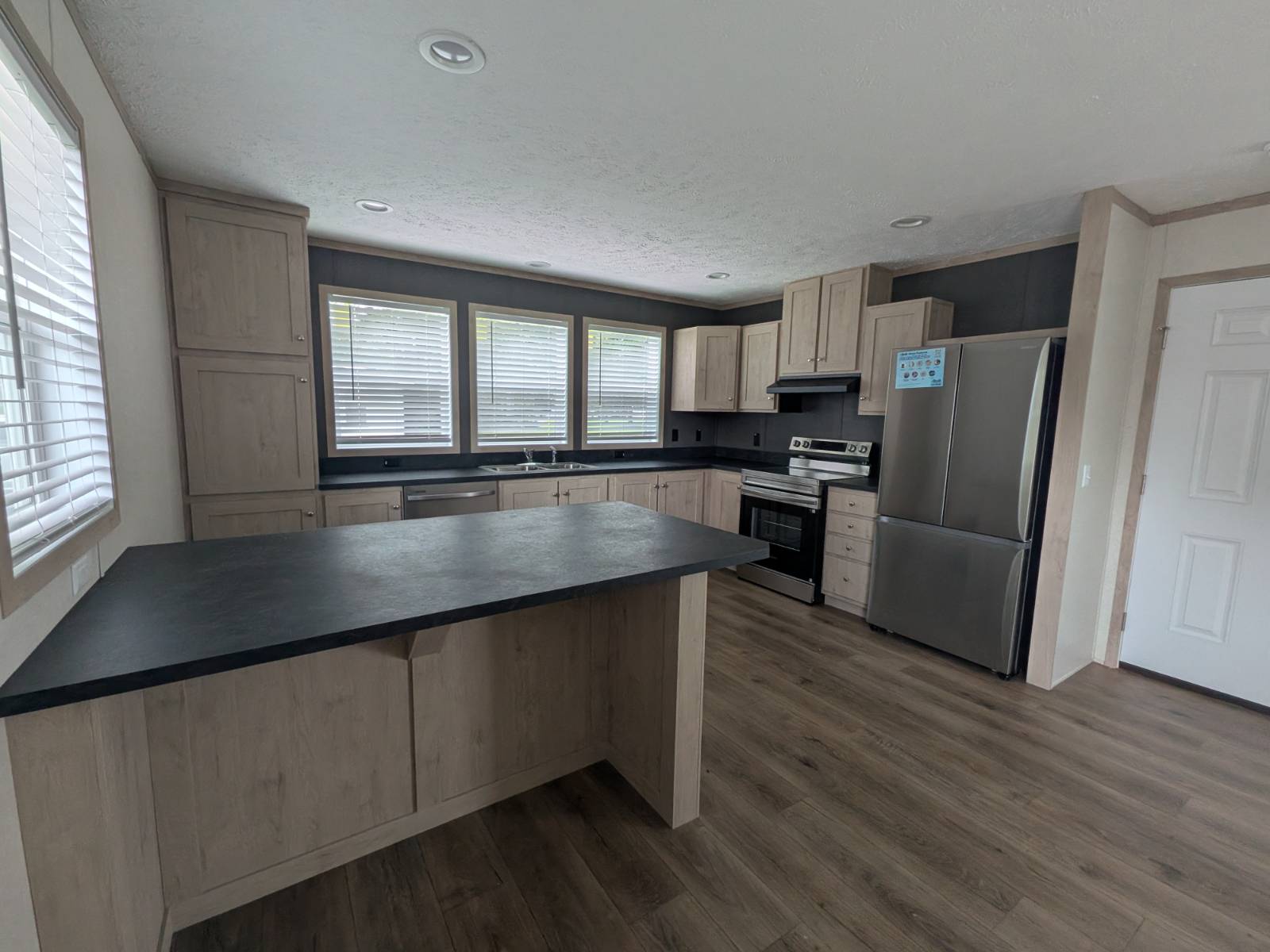 manufactured home communities, comfortable and connected living, affordable homeownership options, resident-focused living, m