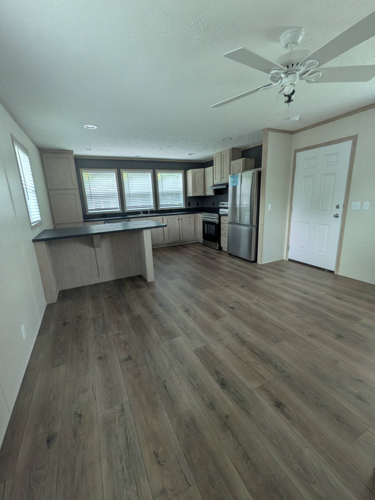 modern manufactured home living, family-friendly neighborhoods, a better place to live, community lifestyle, residential comm