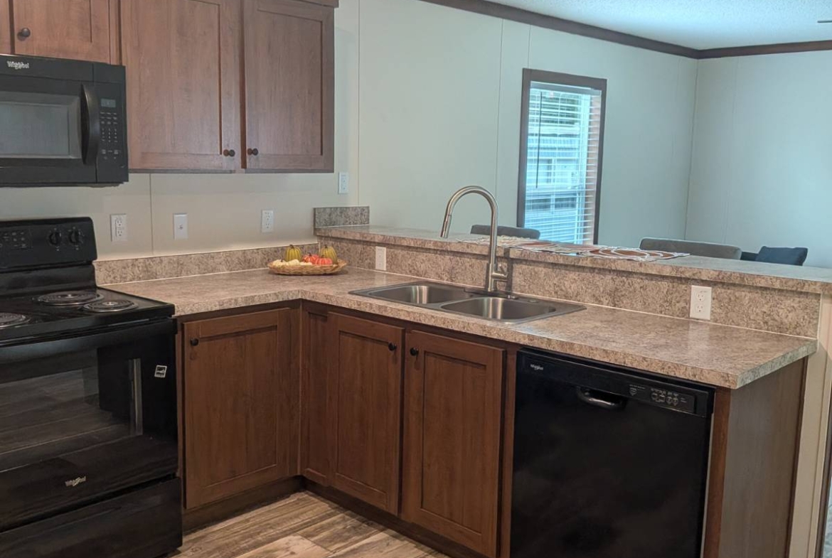 affordable homeownership options, affordable housing, neighborhood amenities, modern manufactured home living, Hometown Commu