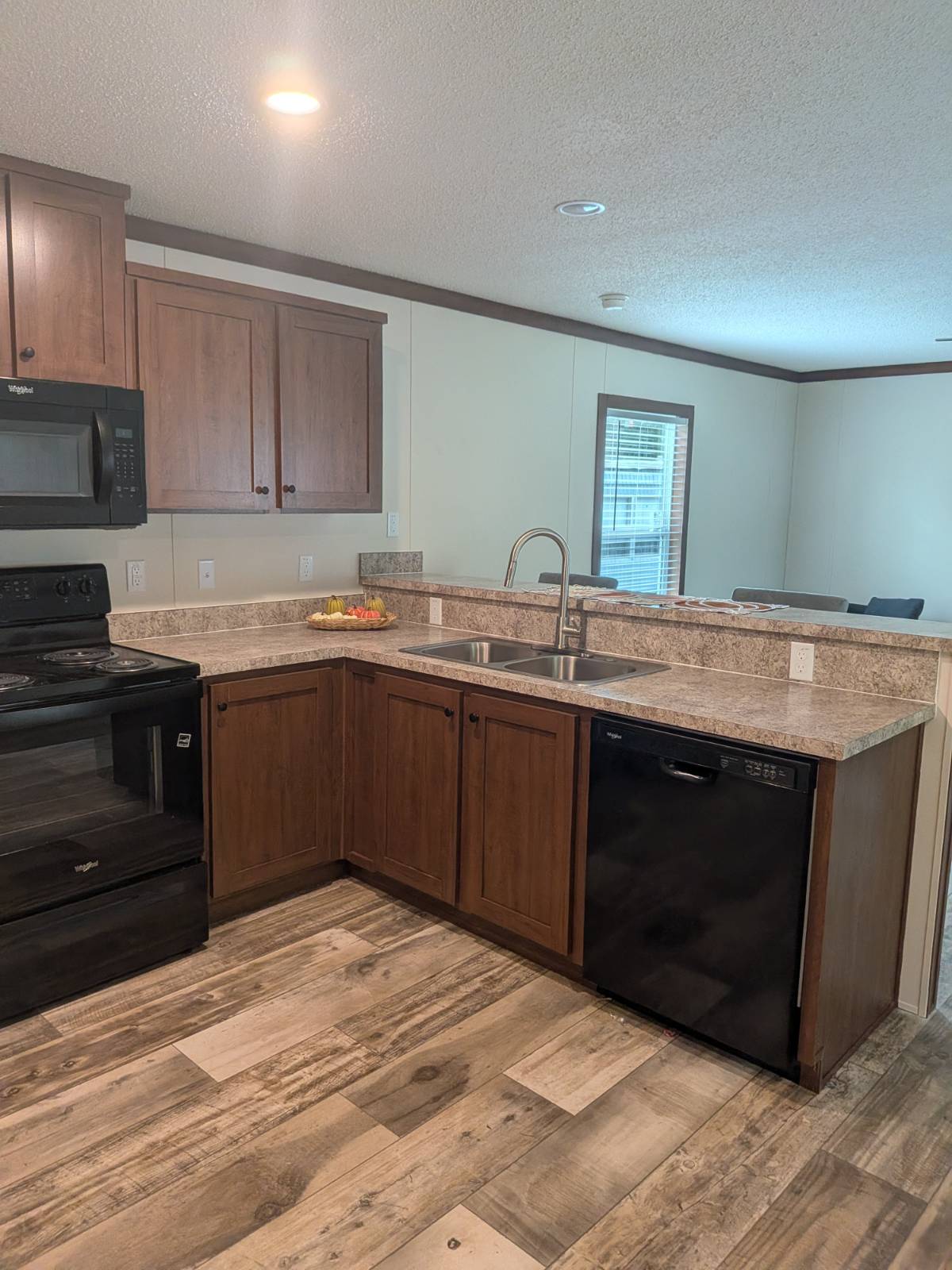 11899728-4kKJdZfwsm9cGr6r.jpg affordable homeownership options, affordable housing, neighborhood amenities, modern manufactured home living, Hometown Commu