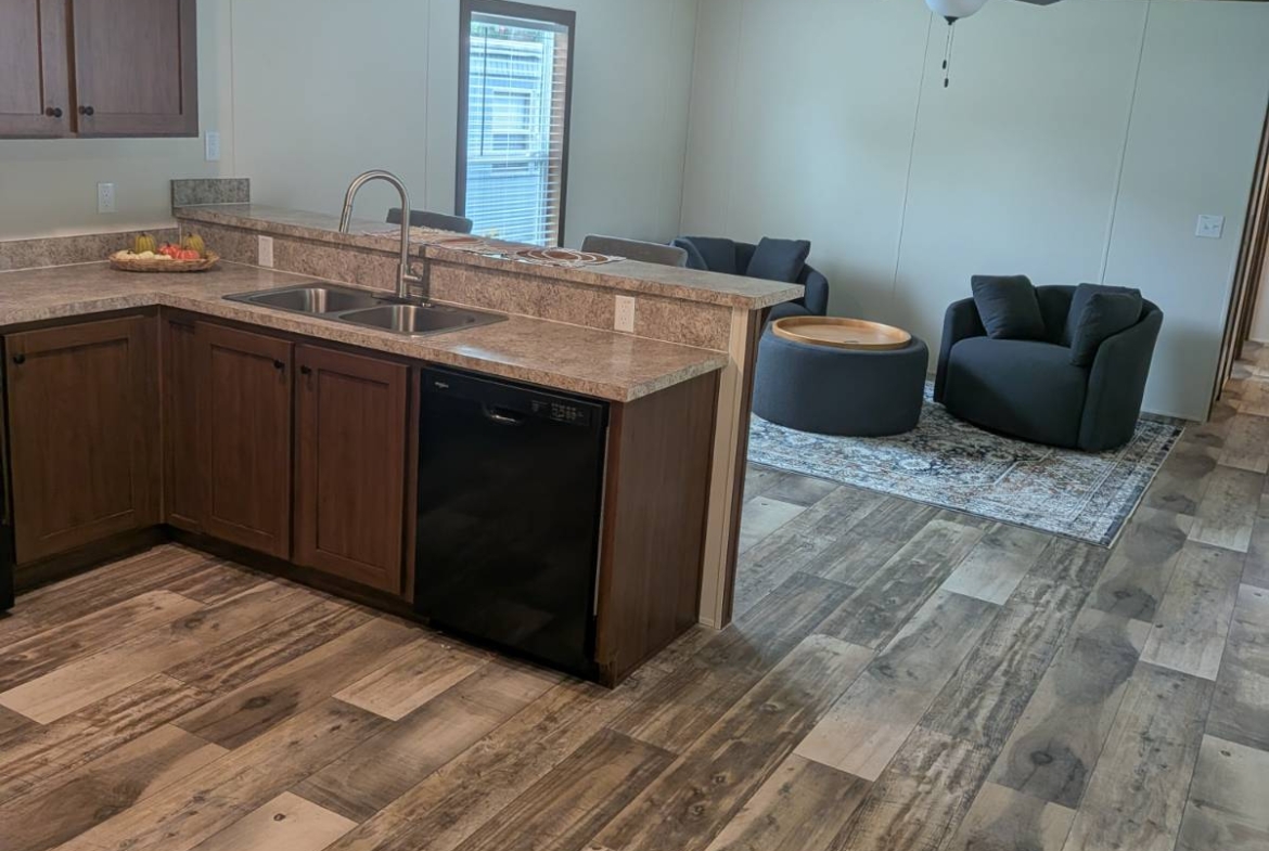 comfortable living, well-maintained housing communities, neighborhood amenities, housing that fits your lifestyle, manufactur