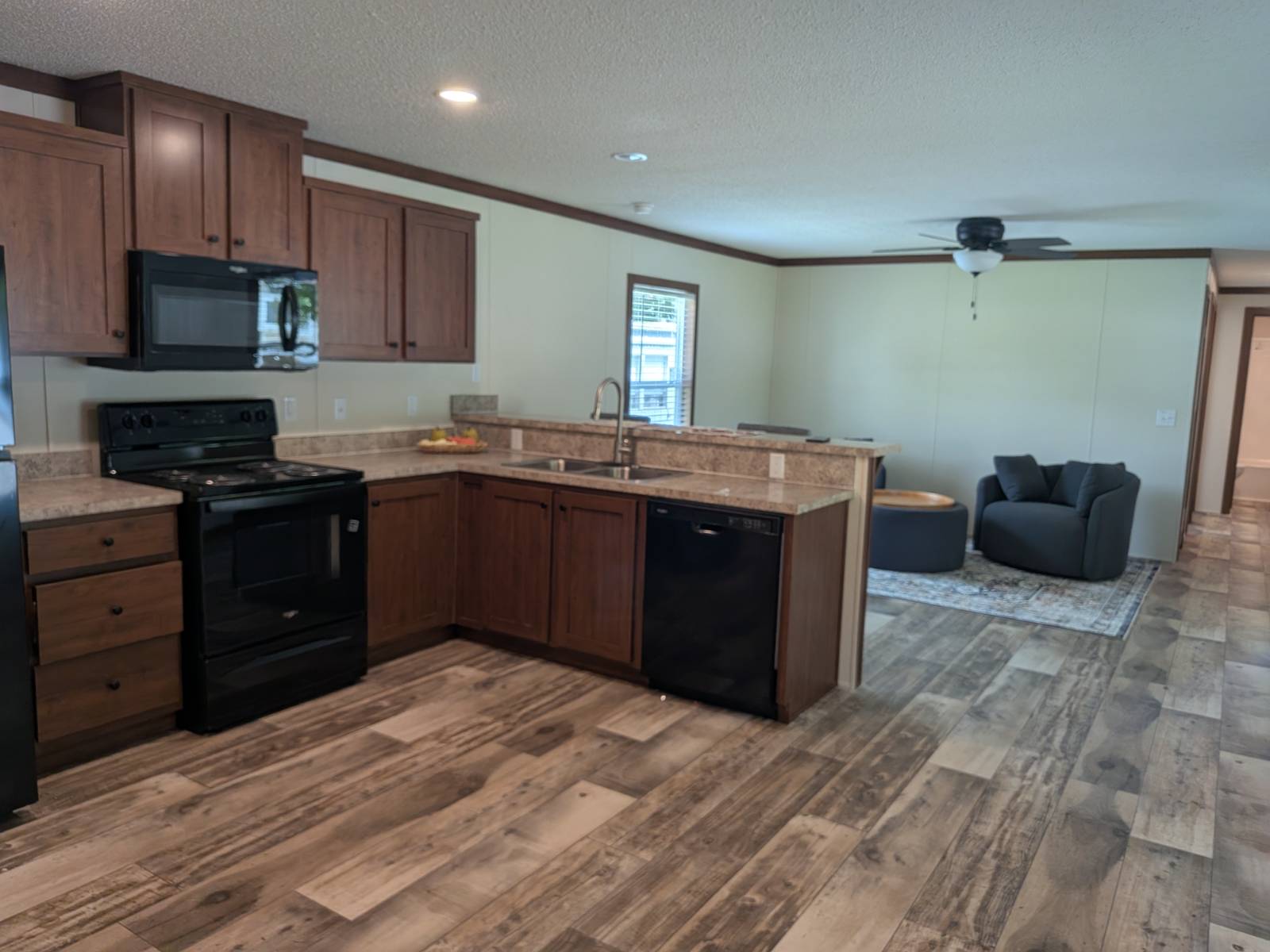 11899728-XrkLf87rJ6chYXrv.jpg mobile home communities, welcoming places to call home, comfortable living, residential communities, homes built for comfort